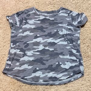 Old Navy Gray Camouflage Tee - Large Tall